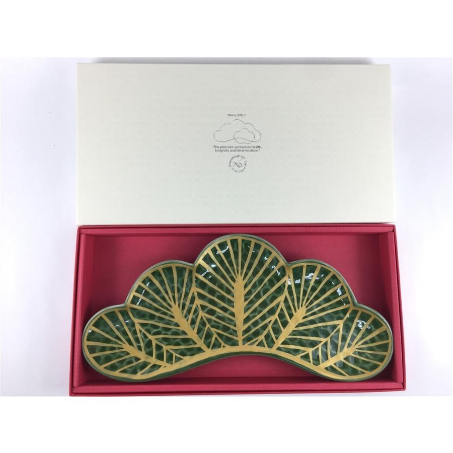 専用化粧箱入 有田焼 幸楽窯 錦金松葉形前菜皿 白 茶緑 赤 25cm 中皿 白色 緑色 赤色 お正月 お祝い事 おめでたい 食器 前菜皿 松形 変形皿 松葉型 緑松型変形皿 :Kr030675:有田焼のお店 つじ信Yahoo!店 - 通販 - Yahoo!ショッピング 専用化粧箱入 有田焼 幸楽窯 錦金松葉形前菜皿 白 茶緑 赤 25cm 中皿 白色 緑色 赤色 お正月 お祝い事 おめでたい 食器 前菜皿 松形 変形皿 松葉型 緑松型変形皿 :Kr030675:有田焼のお店 つじ信Yahoo!店 - 通販 - Yahoo!ショッピング
