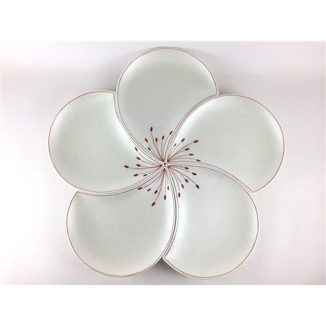 有田焼★花びら型白陶器皿★作家モノ 有田焼☆花びら型白陶器皿☆作家モノ