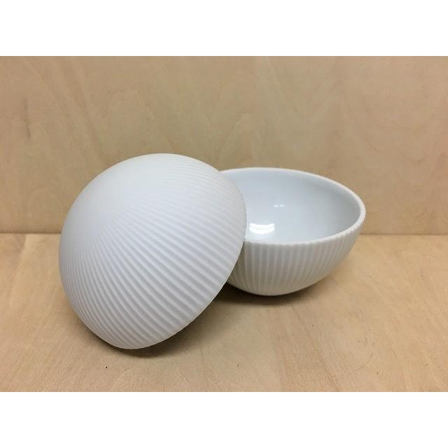 有田焼 李荘窯 白磁鎬ボンボニエール 鎬珠型珍味 White Bomboniere