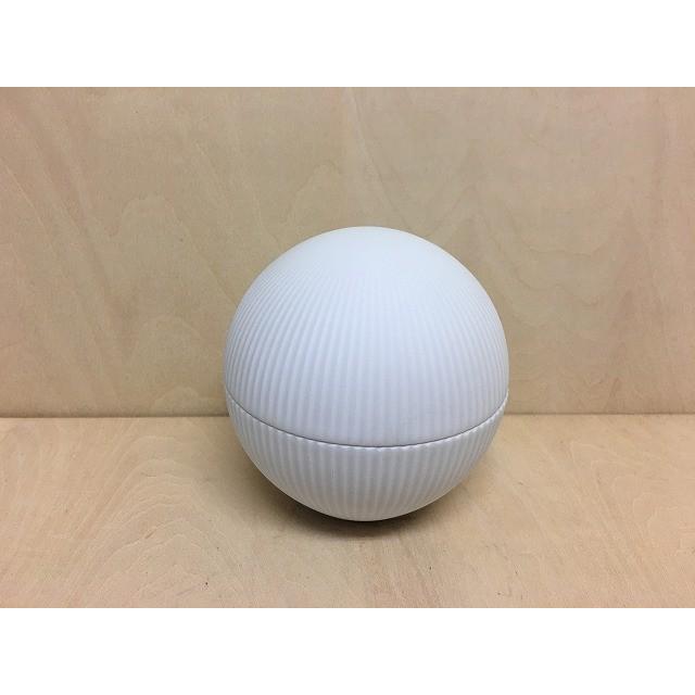 有田焼 李荘窯 白磁鎬ボンボニエール 鎬珠型珍味 White Bomboniere