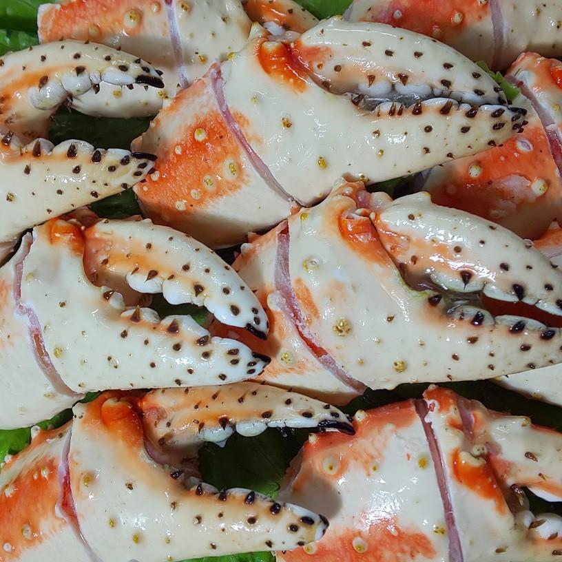 かにの爪 タラバガニ科アブラガニ 爪 1kg サイズ7個から9個 殻付筋目入り ロシア産 | 