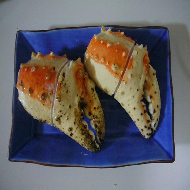 かにの爪 タラバガニ科アブラガニ 爪 1kg サイズ7個から9個 殻付筋目入り ロシア産 |  | 02