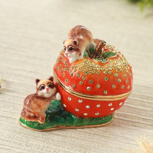 東京銀座PICALS 【正規品】 柿とアライグマ 秋 紅葉 小物入れ