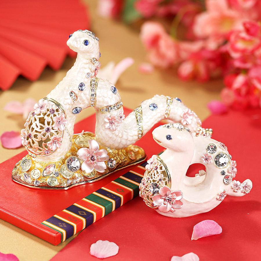 東京銀座PICALS 【正規品】<桜白蛇>白蛇 巳年 干支の置物 東京銀座PICALS 【正規品】<桜白蛇>白蛇 巳年 干支の置物
