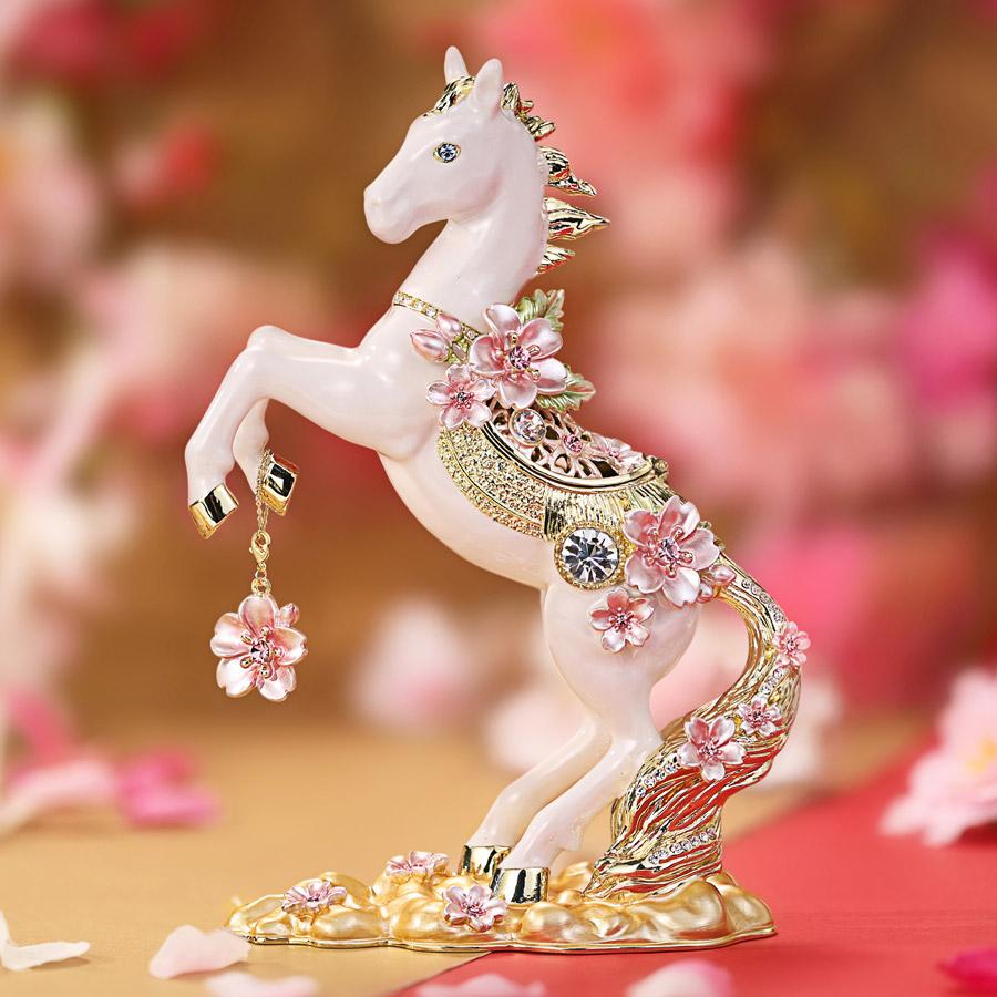 東京銀座PICALS 【正規品】＜桜天馬＞2026年 干支の置物 大きいタイプ