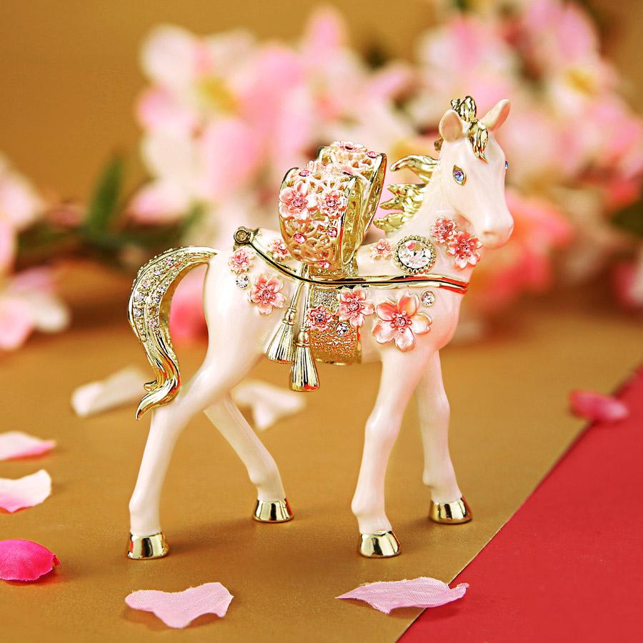 東京銀座PICALS 【正規品】＜桜小馬＞午年 馬 干支の置物 さくら