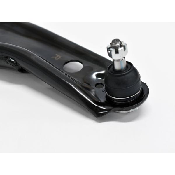アクア NHP10 ロアアーム 右側 三恵工業 555 国産 SA-T022R 48068