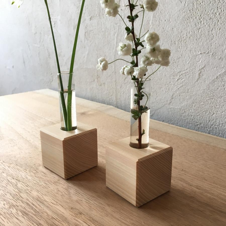 ひのきキューブの一輪挿し　木製　フラワーベース　試験管　花瓶｜yadori｜02