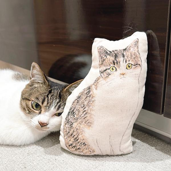 クッション【ミニ】【猫】 宿と猫 ねこ ミニ クッション 猫型 イラスト プレゼント 猫