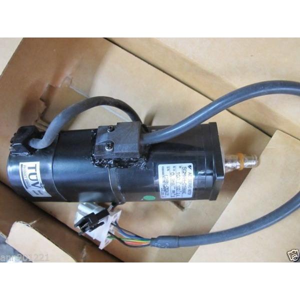 Yaskawa SGMAH-01BAA4C servo motor SGMAH-O1BAA4C