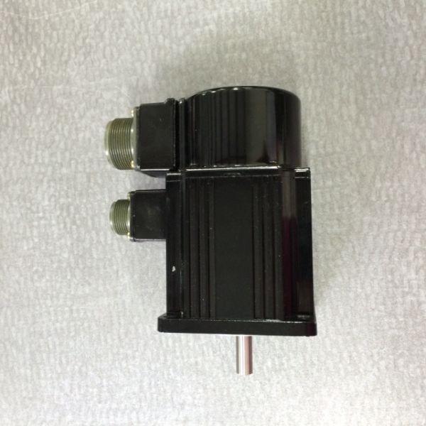 YASKAWA AC SERVO MOTOR TYPE: USAEE01A-5の画像