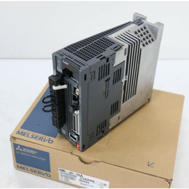 MR-J4-70A ／2台セット MR-J4-70A ／2台セット 三菱 MR-J4-70A,70B 各1台の2