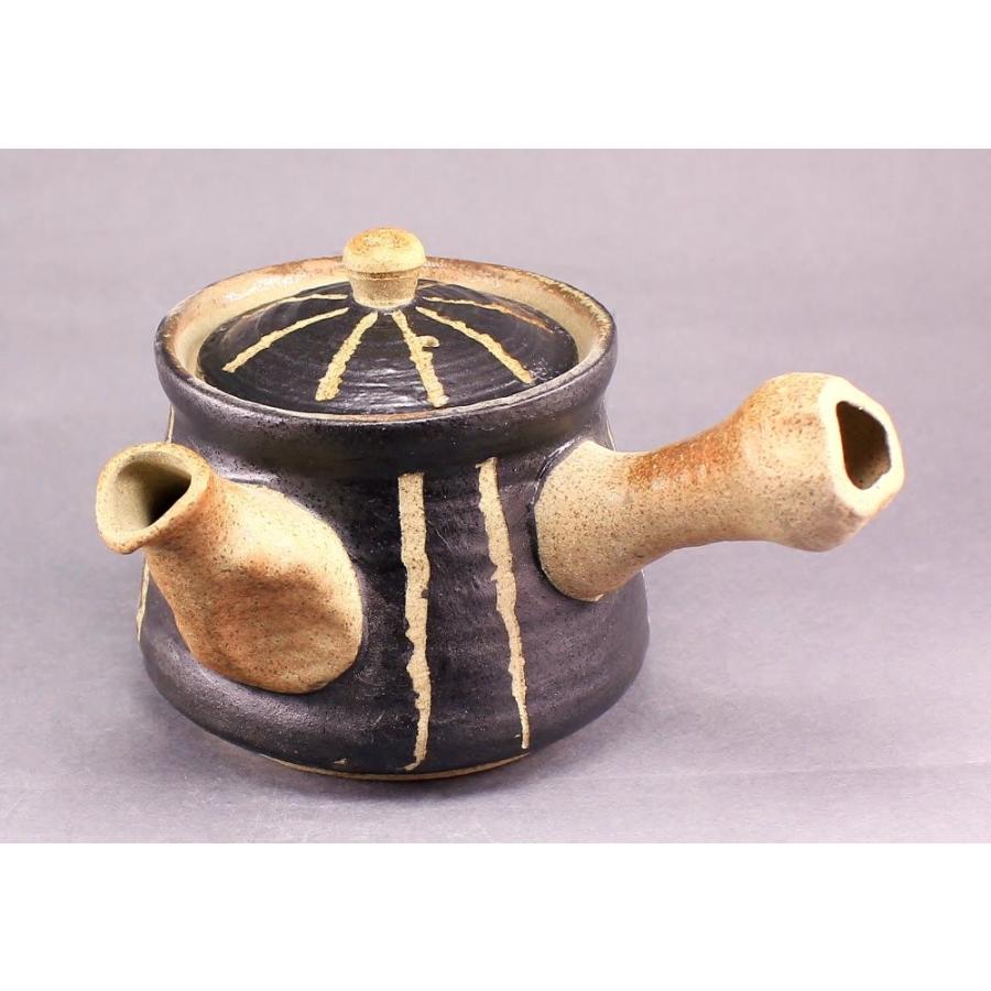 瀬戸焼 手描き 手彫 十草 黒 急須 (小） 茶こし付 : やきもの