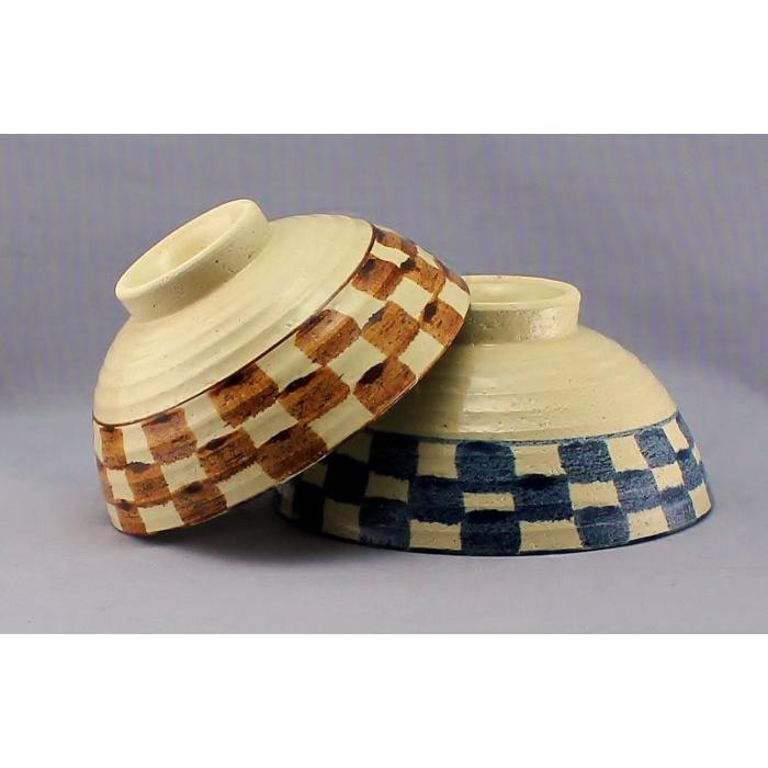 陶器製 丸型茶碗 ひび模様付き 陶器製 丸型茶碗 ひび模様付き 陶器製