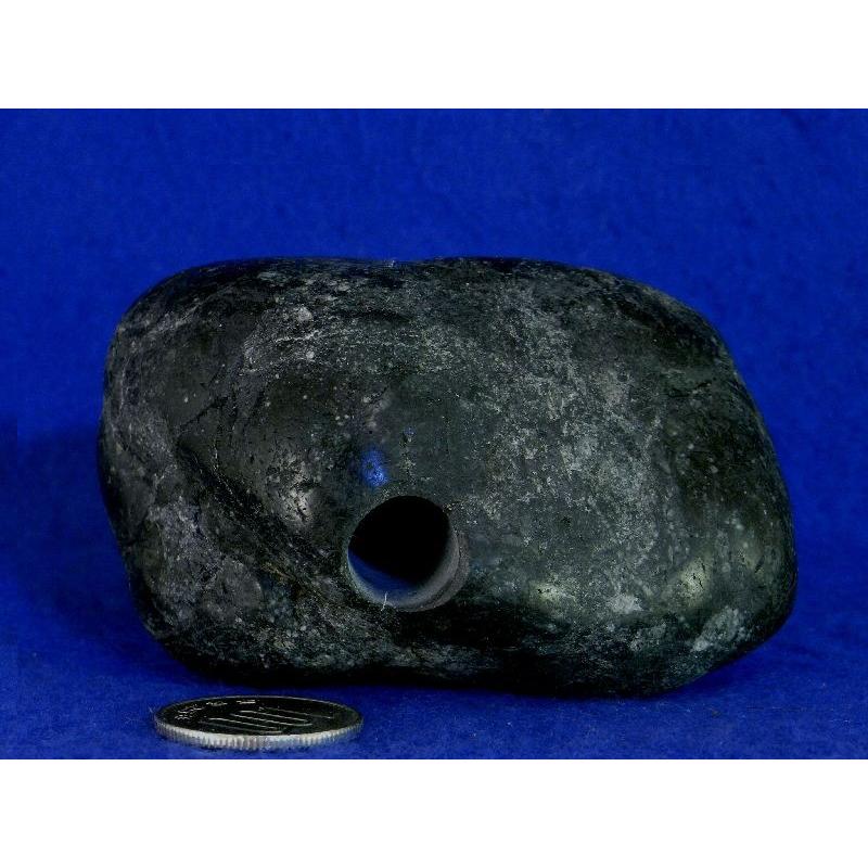 誰でも鳴らせる 石笛 磐笛 岩笛 海岸天然黒石 401g Lpb401sb 糸魚川翡翠姫川薬石専門店 薬石苑 通販 Yahoo ショッピング