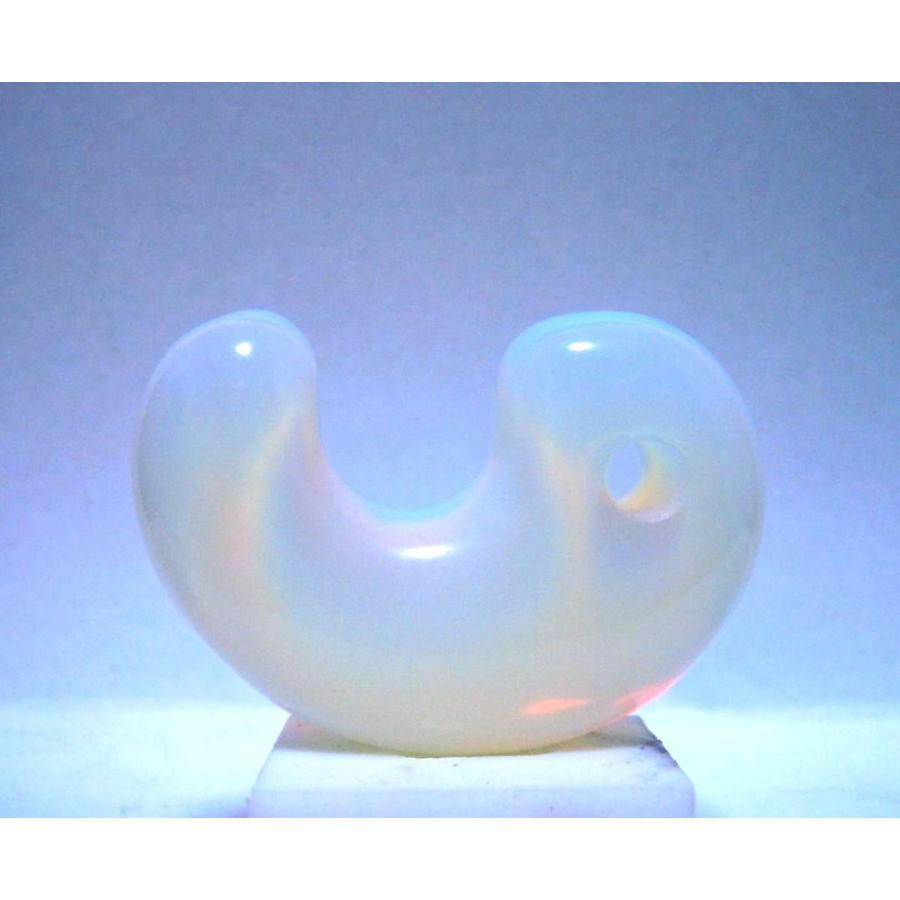 人工オパーライト(遊色) 本勾玉・38mm・≒16g C |  | 01