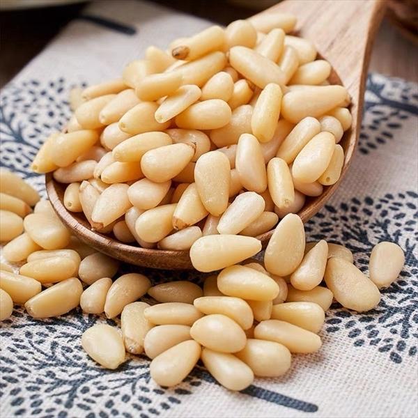 特級大粒松の実1000g　スーパーフード　陸の牡蠣 　製菓材料 無添加　無農薬 特級大粒松の実1000g スーパーフード 陸の牡蠣 製菓材料 無添加 無