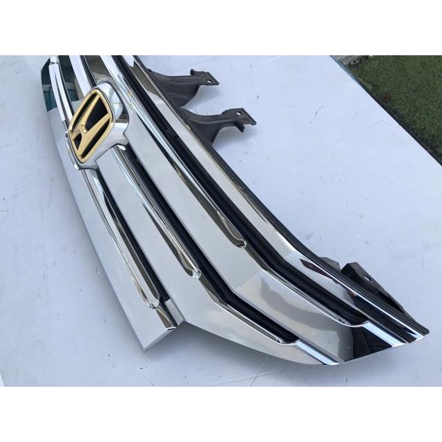 ステップワゴンフロントグリル 34529☆ステップワゴンスパーダ RK5☆フロントグリル カメラ有り