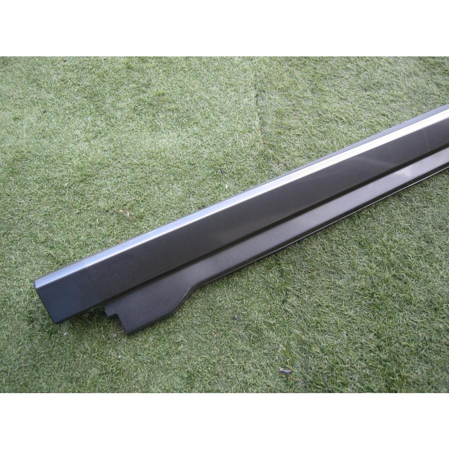 ステップワゴン RK2新車外し 純正サイドステップ左右　カラー:NH704M ステップワゴン RK2新車外し 純正サイドステップ左右カラー:NH704M