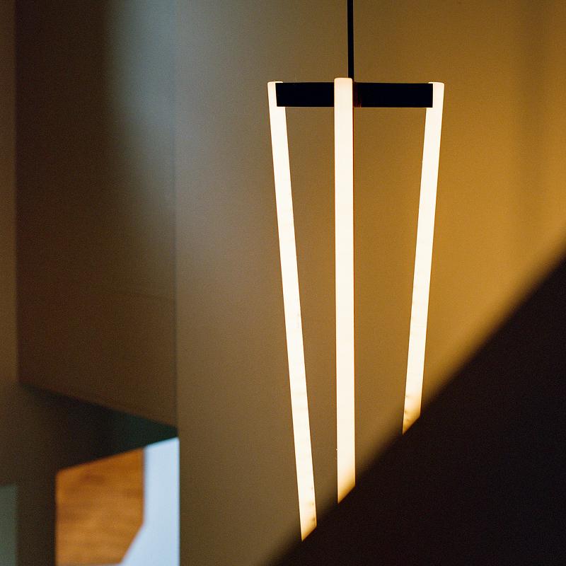 MICHAEL ANASTASSIADES(マイケル・アナスタシアデス)シャンデリア TUBE CHANDELIER(チューブ シャンデリア)サテンブラス(要電気工事・電源別置（別売）・受注品)の画像