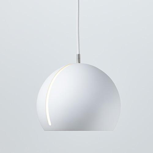 NYTA（ニュイタ）ペンダント照明 Tilt Globe（ティルトグローブ）白 