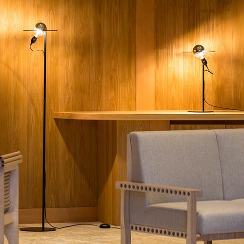 yamagiwa （即納）YAMAGIWA（ヤマギワ）フロア照明 MIRROR BALL