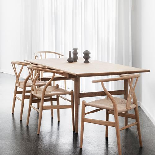 Carl Hansen ＆ Son（カール・ハンセン＆サン） Yチェア CH24（オーク
