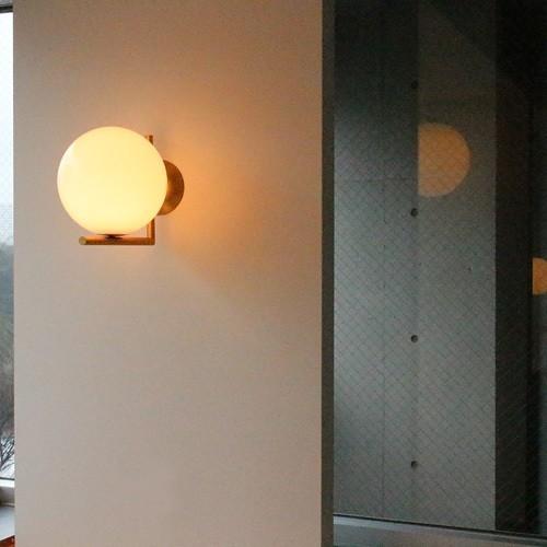 FLOS IC LIGHTS W1 ゴールド FLOS(フロス)ブラケット照明(要 FLOS IC LIGHTS W1 ゴールド FLOS(フロス)ブラケット照明(要