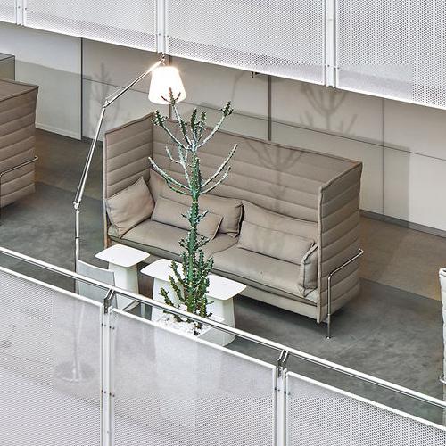 vitra. Vitra(ヴィトラ)サイドテーブル Metal Side Tables