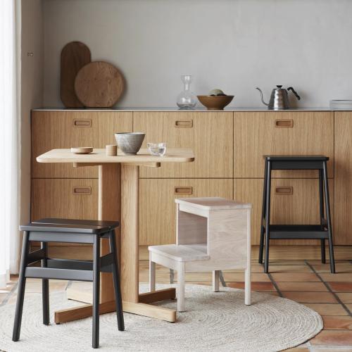 FORM & REFINE（フォームアンドリファイン） A Line Stepstool