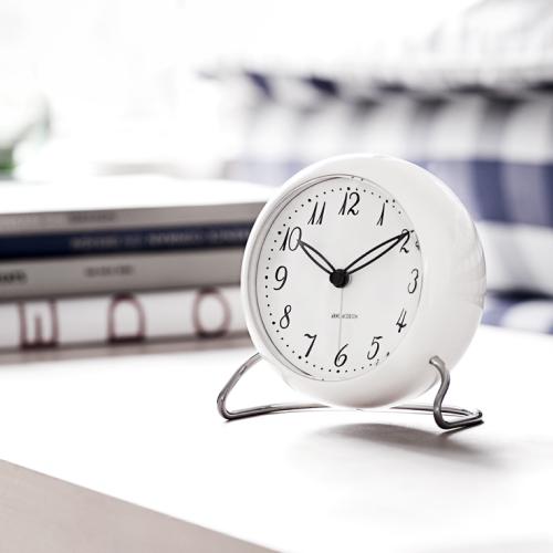 ARNE JACOBSEN（アルネ ヤコブセン） 置時計 LK 110mm ホワイト