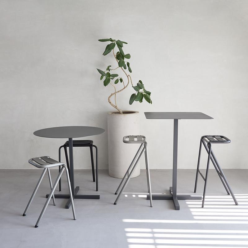 SOLID STEEL TABLE（ソリッド スチール テーブル） ダークグレー