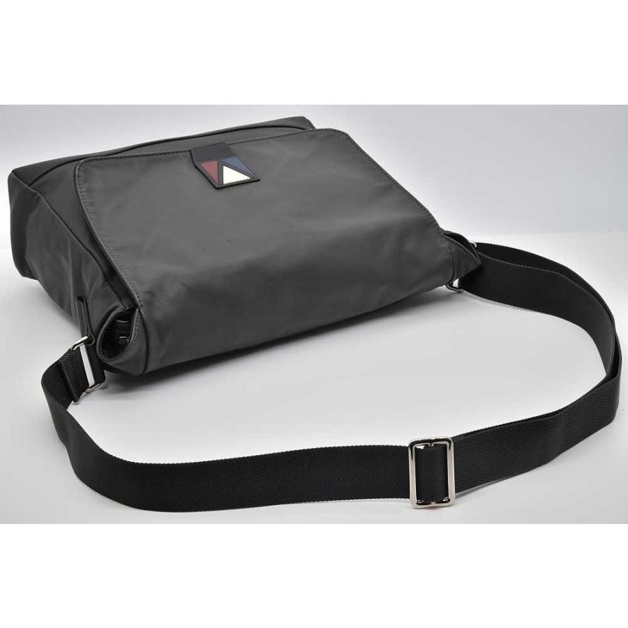 LOUIS VUITTON ヴィトン メンズコレクション Vライン クロス  