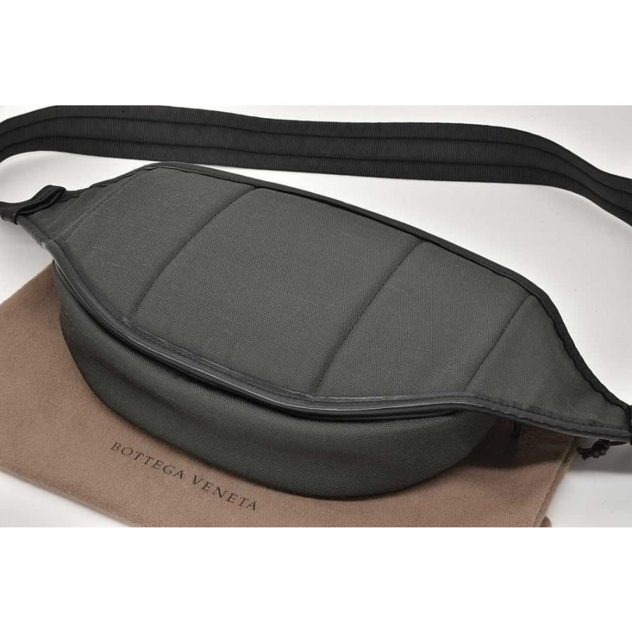 BOTTEGA VENETA（ボッテガ・ヴェネタ） イントレチャート キャンバス