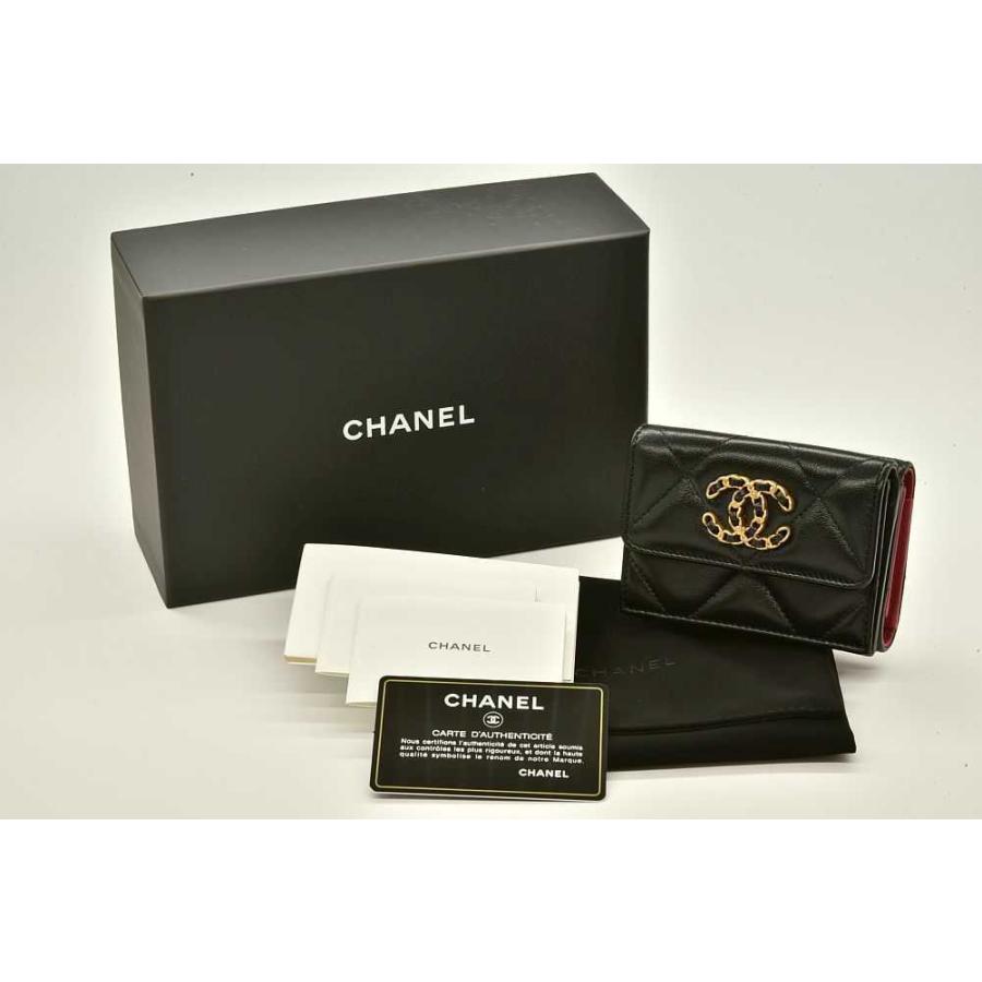 CHANEL 19 シャネル スモール フラップ ウォレット ラムスキン 三