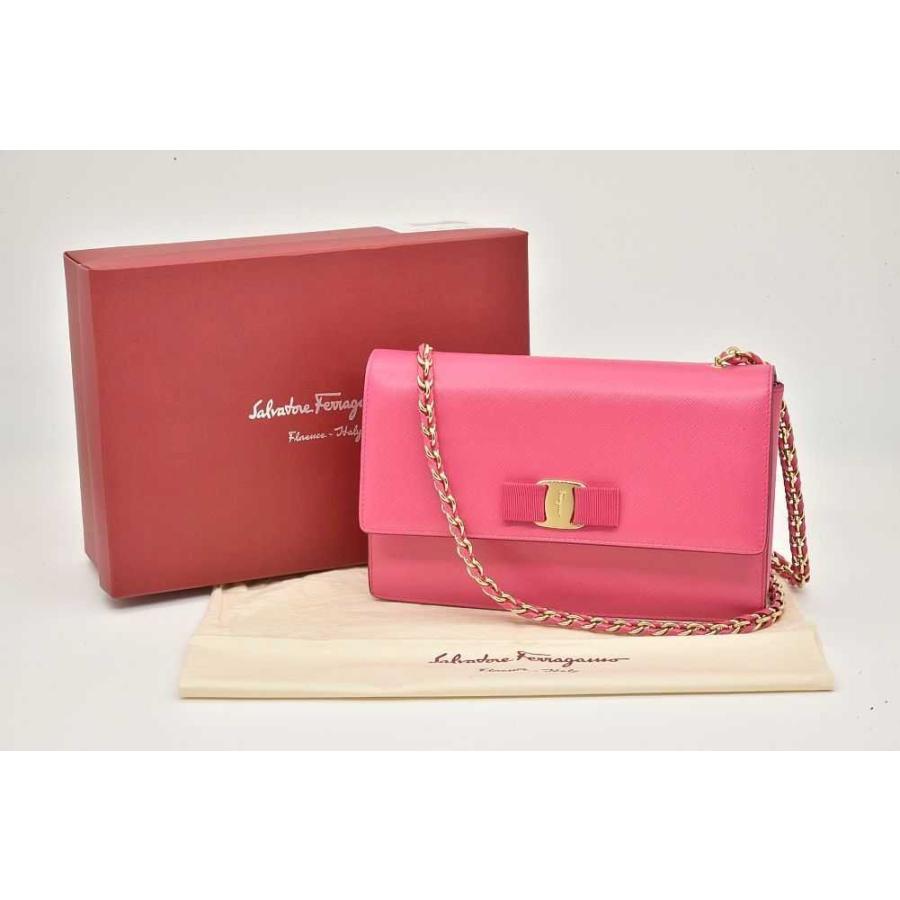 VARA（Salvatore Ferragamo） サルヴァトーレ フェラガモ ヴァラ