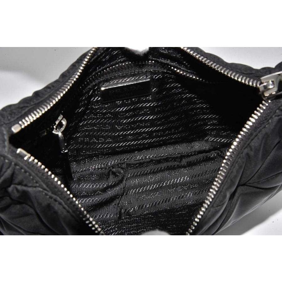 PRADA（プラダ） パデッド Re-Nylon リ ナイロン ショルダーバッグ