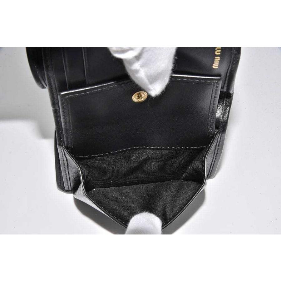 miu miu（ミュウミュウ） マテラッセレザー 三つ折り財布 コンパクト