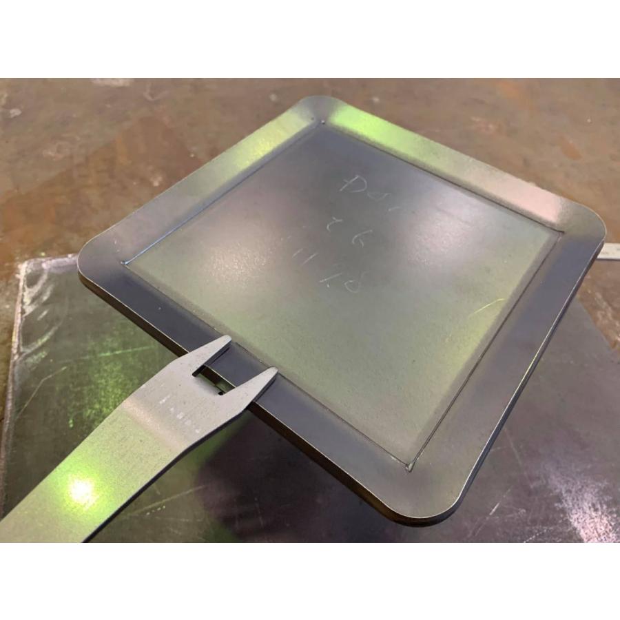 鉄板　AZUMOA 鐵工所が作る極厚鉄板でアウトドア 高山ラーメンの老田屋は