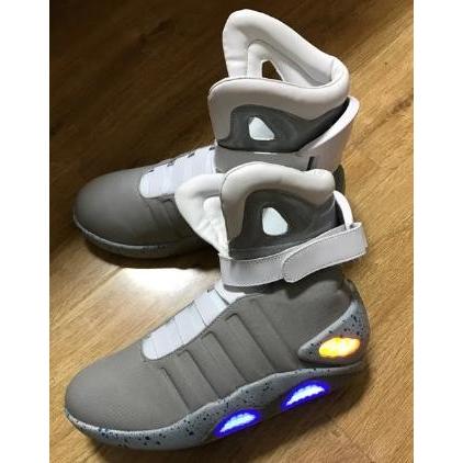 70 黒 シューズ スニーカー 未来の靴 マーティ バック トゥ ザ フューチャー 送料無料 高品質 Led点灯 2 レプリカ 海外限定 小道具 光る 映画関連グッズ Www Abtrs Com