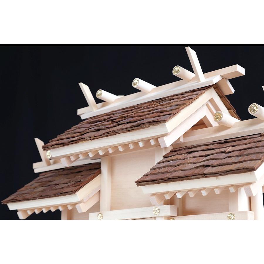 匠造り ■ 木曽ひのき ■ 圧巻 檜皮葺（ひわだぶき） 屋根 ■ 高床式 屋根違い 三社 中型 ■ 神棚 単品_6