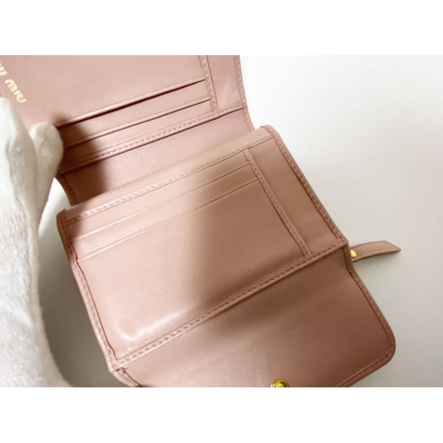 miu miu（ミュウミュウ） 送料無料 3つ折り 財布 マトラッセ レザー
