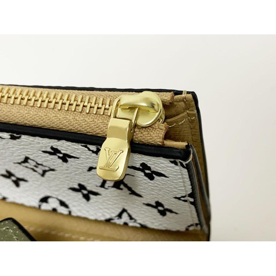LOUIS VUITTON(ルイヴィトン) 3つ折り財布 ジャイアントモノグラム ポルトフォイユゾエ M67640 カーキ 楽天市場】【10%OFF】 ルイヴィトン 三つ折り財布 ポルトフォイユ ゾエ