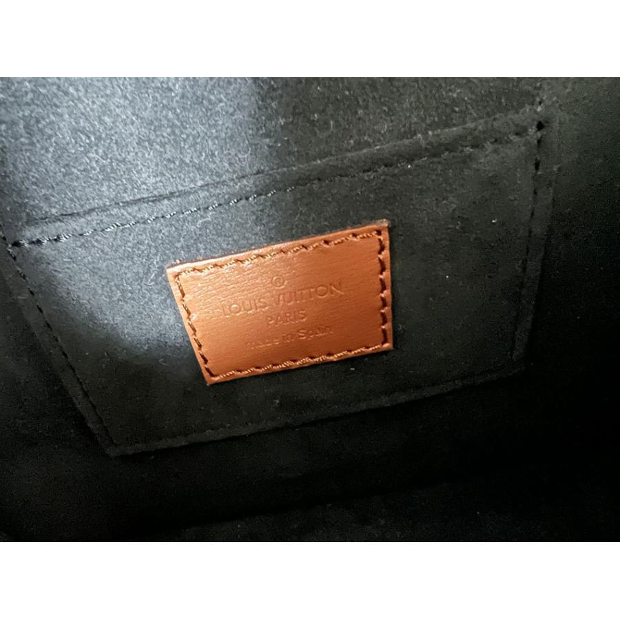 箱・保存袋 ルイヴィトン モノグラム キーホルダー ドーフィーヌ B35