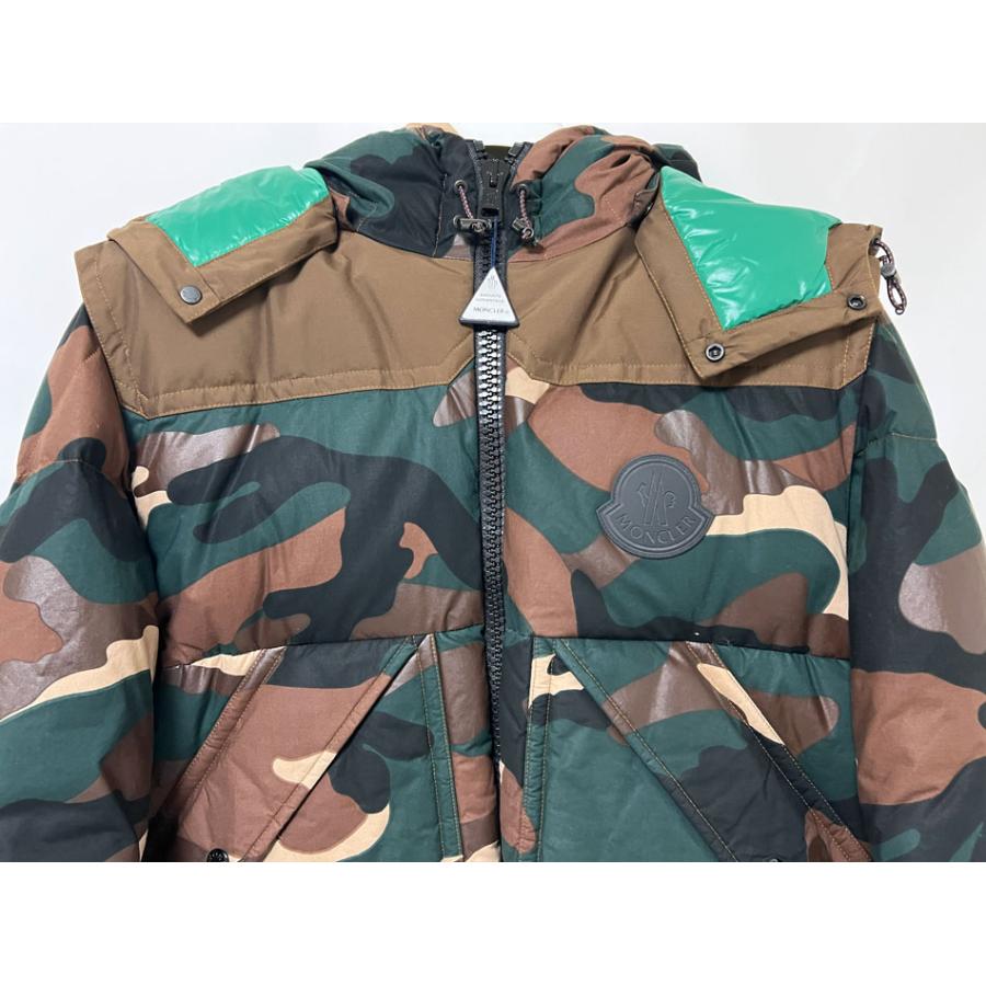 MONCLER モンクレール メンズ ダウンジャケット ダウンベスト カモフラ柄 CAVET GIUBBOTTO サイズ：3 MONCLER（モンクレール） メンズ ダウンジャケット ダウンベスト