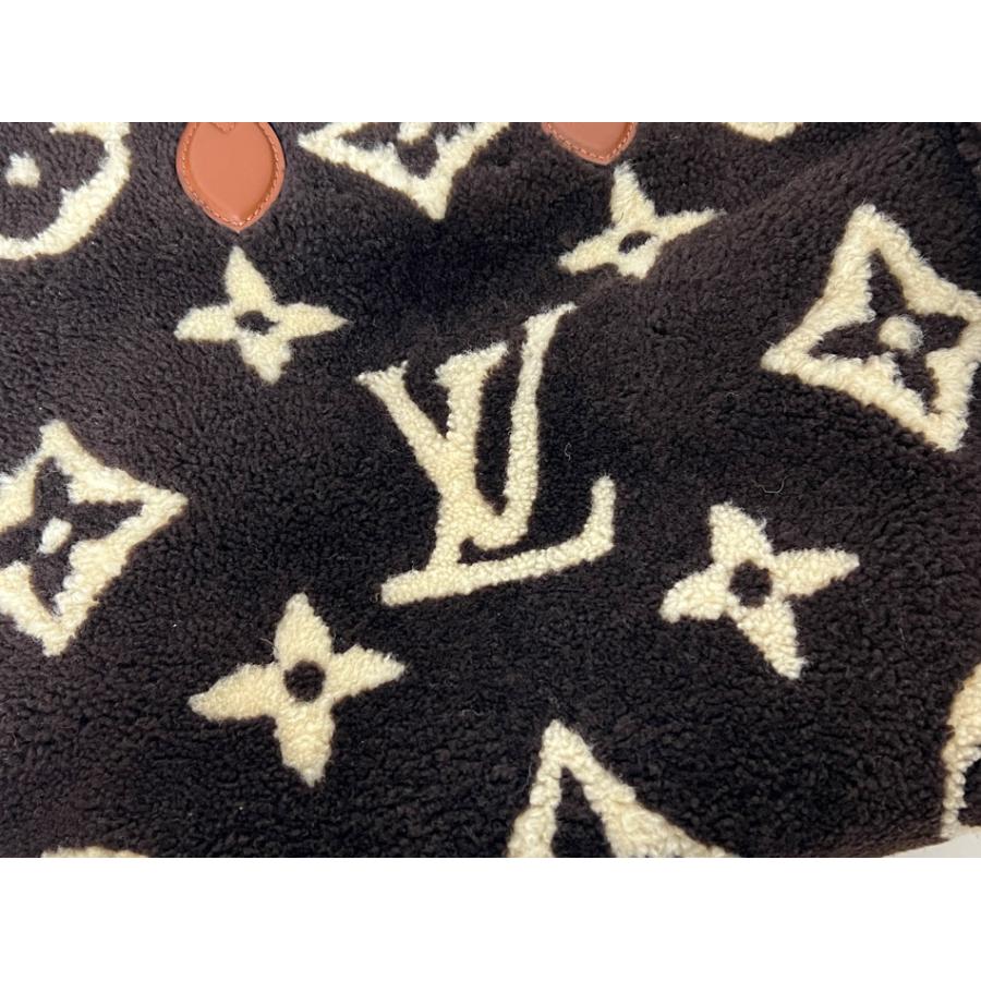 オンザゴー（LOUIS VUITTON） ルイヴィトン モノグラムテディ ムートン