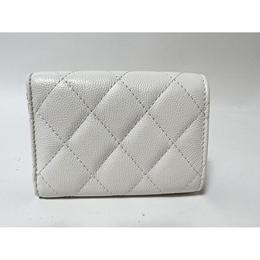 CHANEL（シャネル） 送料無料 キャビアスキン マトラッセ 3つ折り