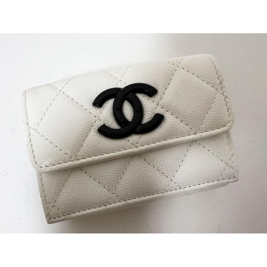 563　超美品　CHANEL　キャビアスキンマトラッセ　Wホック三つ折りミニ財布 CHANEL（シャネル） 送料無料 キャビアスキン マトラッセ 3つ折り