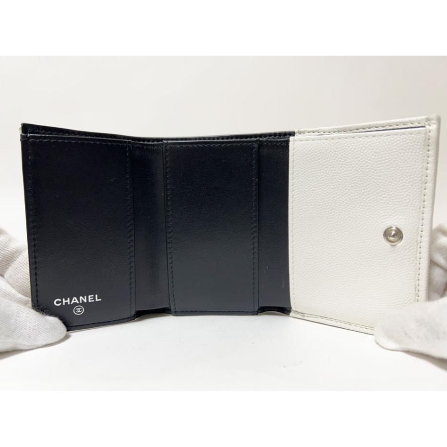 CHANEL（シャネル） 送料無料 キャビアスキン マトラッセ 3つ折り