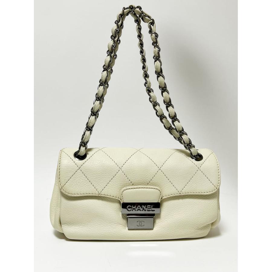 CHANEL（シャネル） 送料無料 チェーンショルダーバッグ レザー オフ